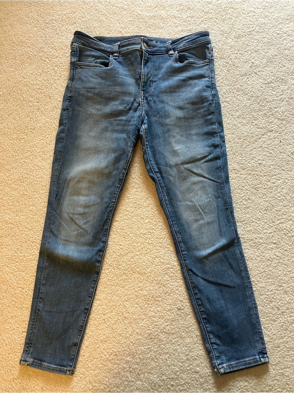 American Eagle Outfitters Women's Skinny Jeans - Medium Blue Wash size 12 SHORT